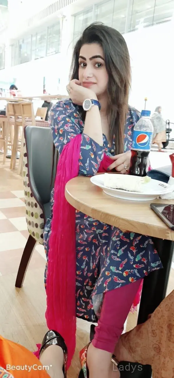 Javeria, 23 years latina escorts girl, height 166 sm, Weight  kg, listcrawler Sharjah