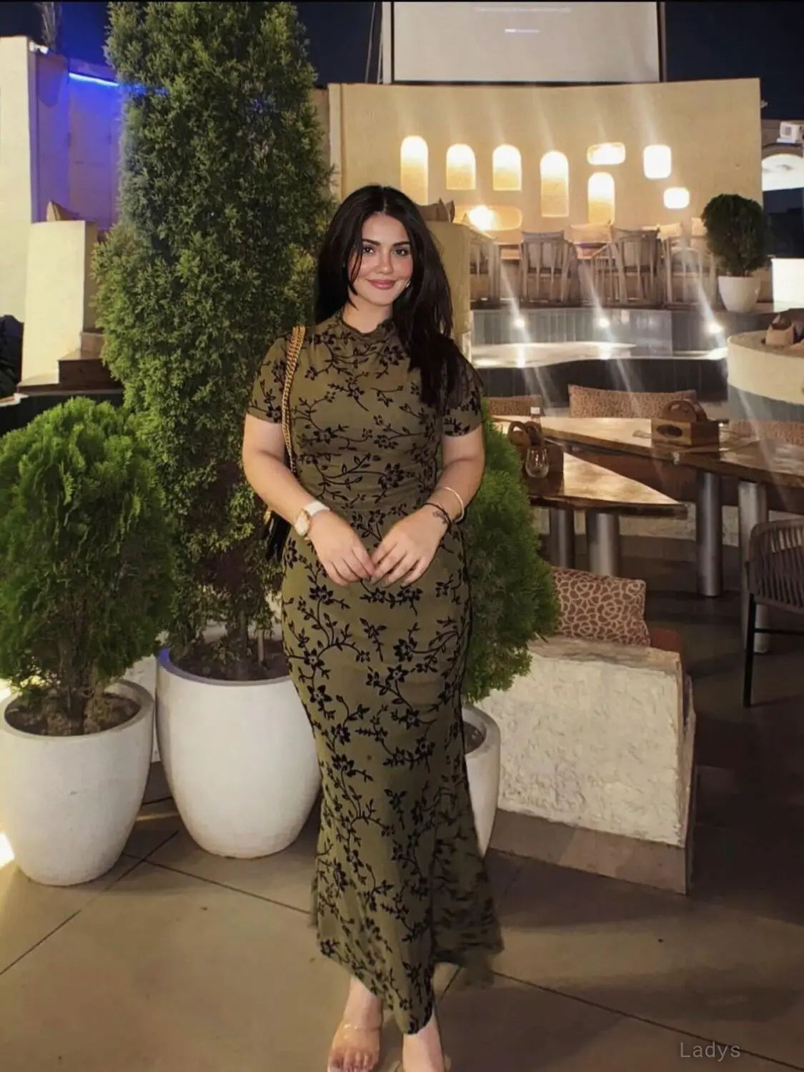 Pari Vip, 23 years latina escorts girl, height 165 sm, Weight  kg, listcrawler Sharjah