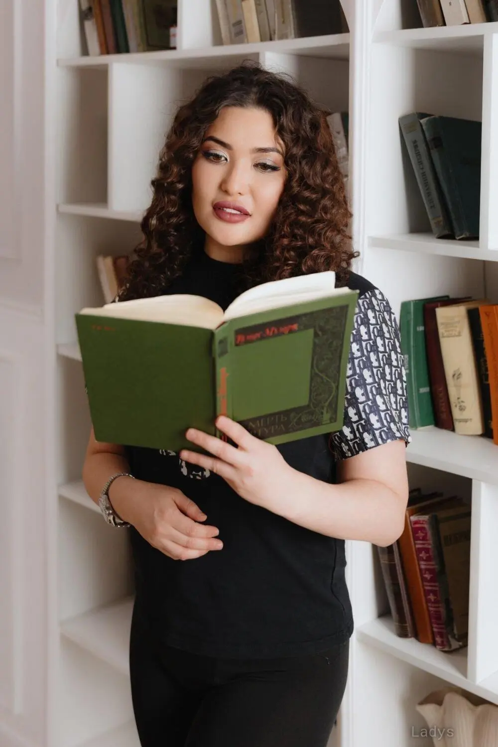 Diana, 25 years latina escorts girl, height 165 sm, Weight  kg, listcrawler Shenzhen