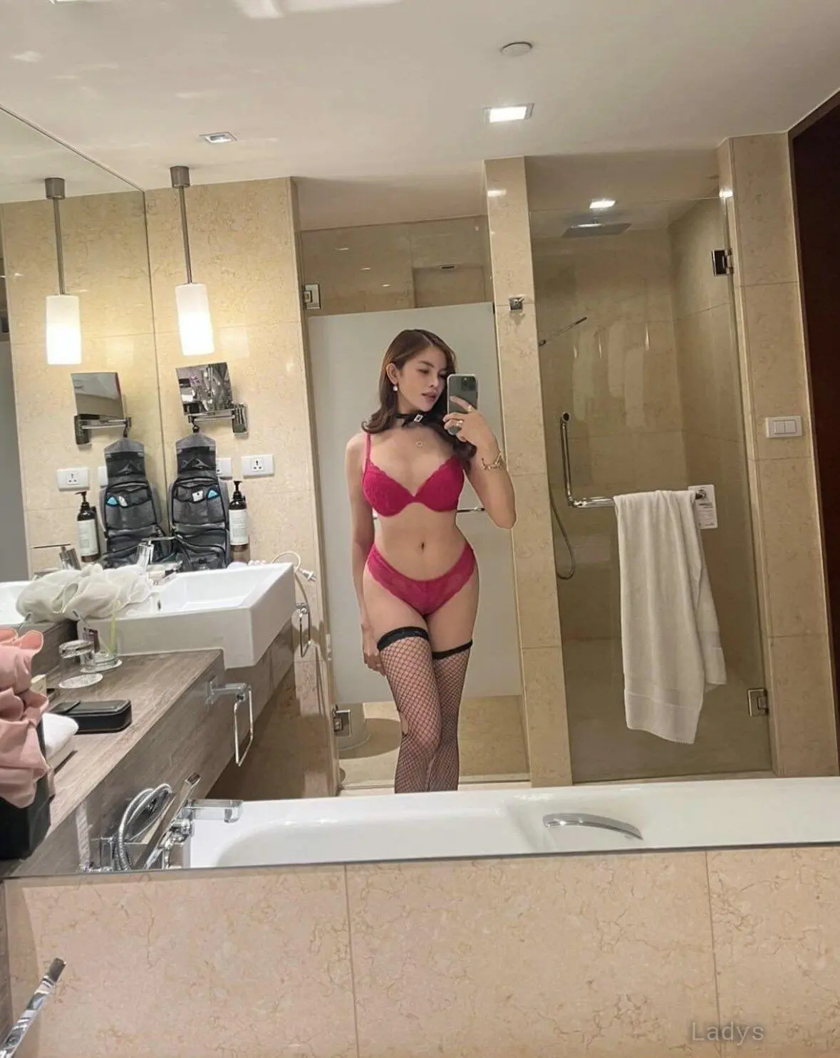 KIM, 21 years latina escorts girl, height 167 sm, Weight  kg, listcrawler Shizuoka