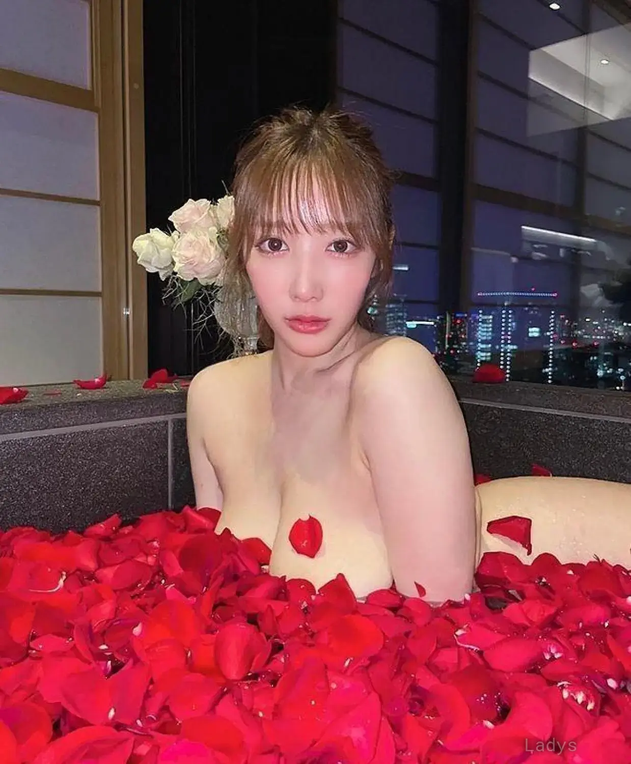 JAPANESE HOT MAMA, 28 years latina escorts girl, height 160 sm, Weight 48 kg, listcrawler Singapore