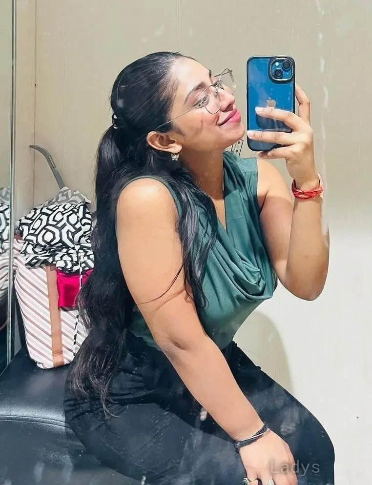 Varsha, 20 years latina escorts girl, height 154 sm, Weight kg, listcrawler Solapur