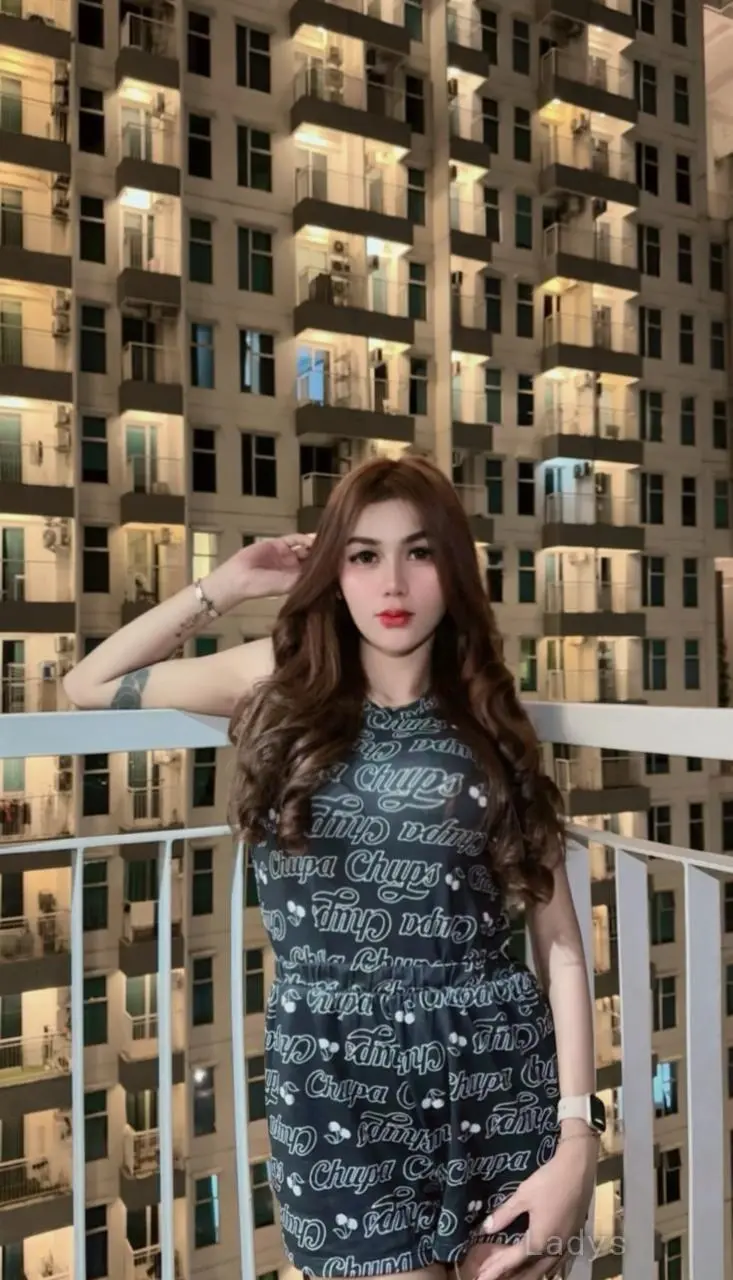Sharen, 22 years latina escorts girl, height 165 sm, Weight  kg, listcrawler Surabaya