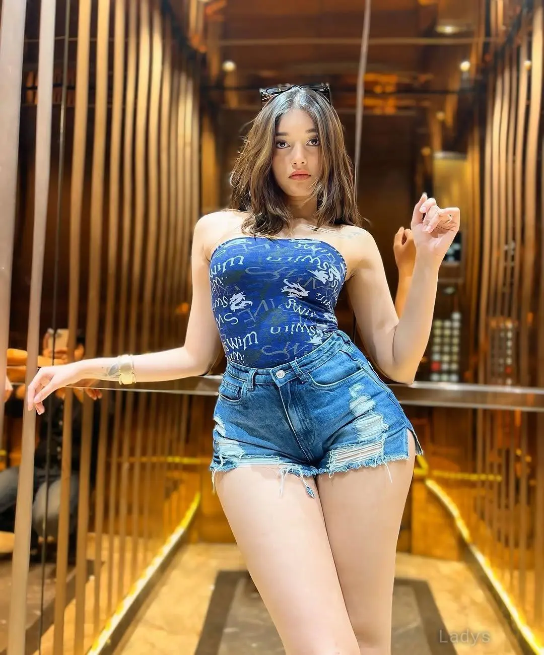 Diya, 23 years latina escorts girl, height 154 sm, Weight  kg, listcrawler Surat