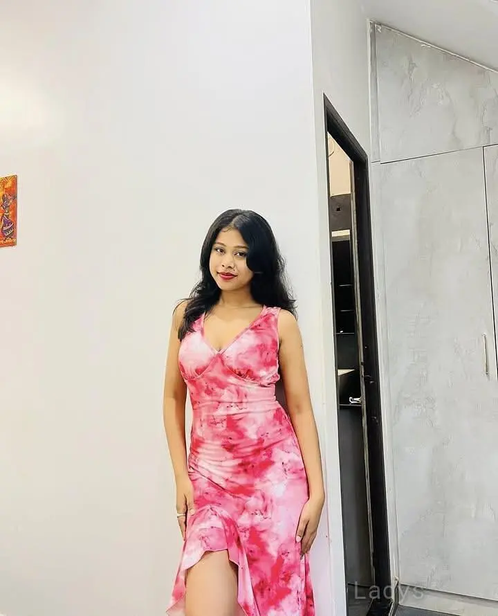 Kavya, 22 years latina escorts girl, height 170 sm, Weight  kg, listcrawler Surat