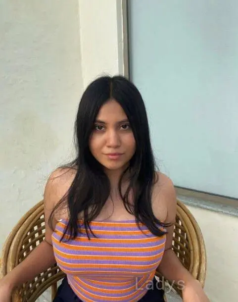 Kirtiii, 21 years latina escorts girl, height 154 sm, Weight kg, listcrawler Surat