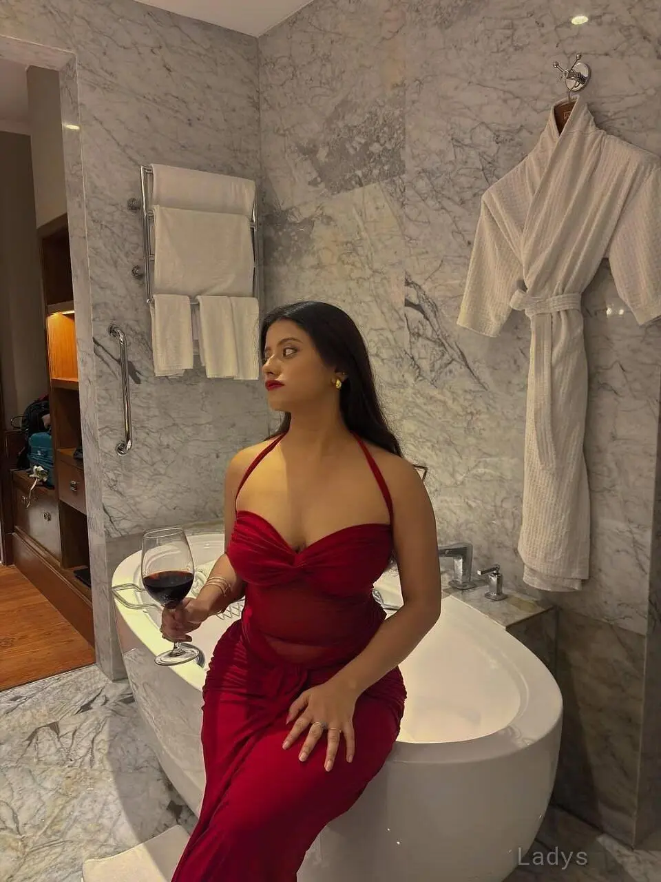 Preeti, 22 years latina escorts girl, height 154 sm, Weight kg, listcrawler Surat