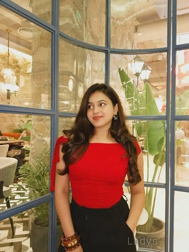 Unnati, 22 years latina escorts girl, height 155 sm, Weight  kg, listcrawler Surat