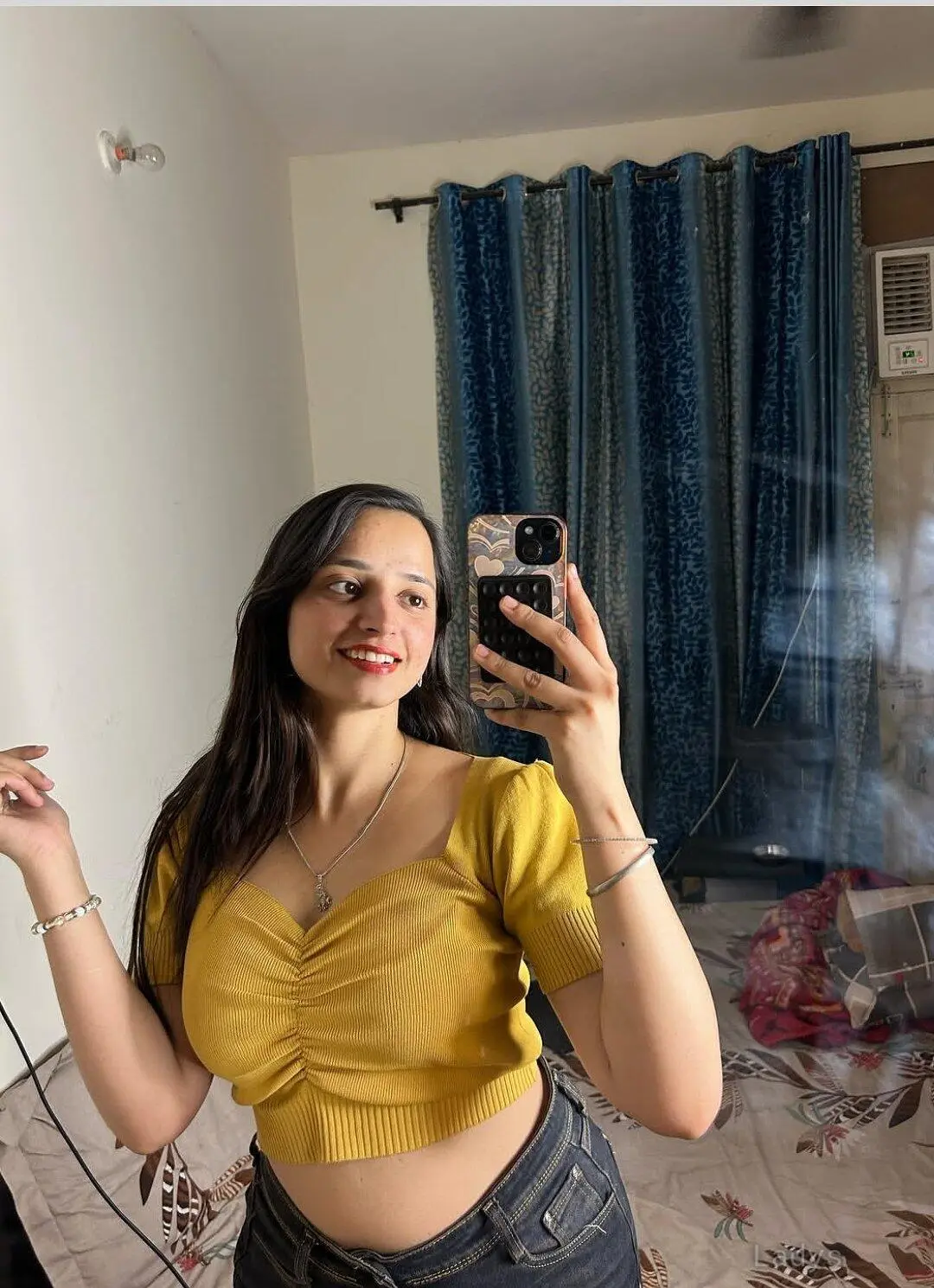 Ysavi, 22 years latina escorts girl, height 165 sm, Weight kg, listcrawler Surat