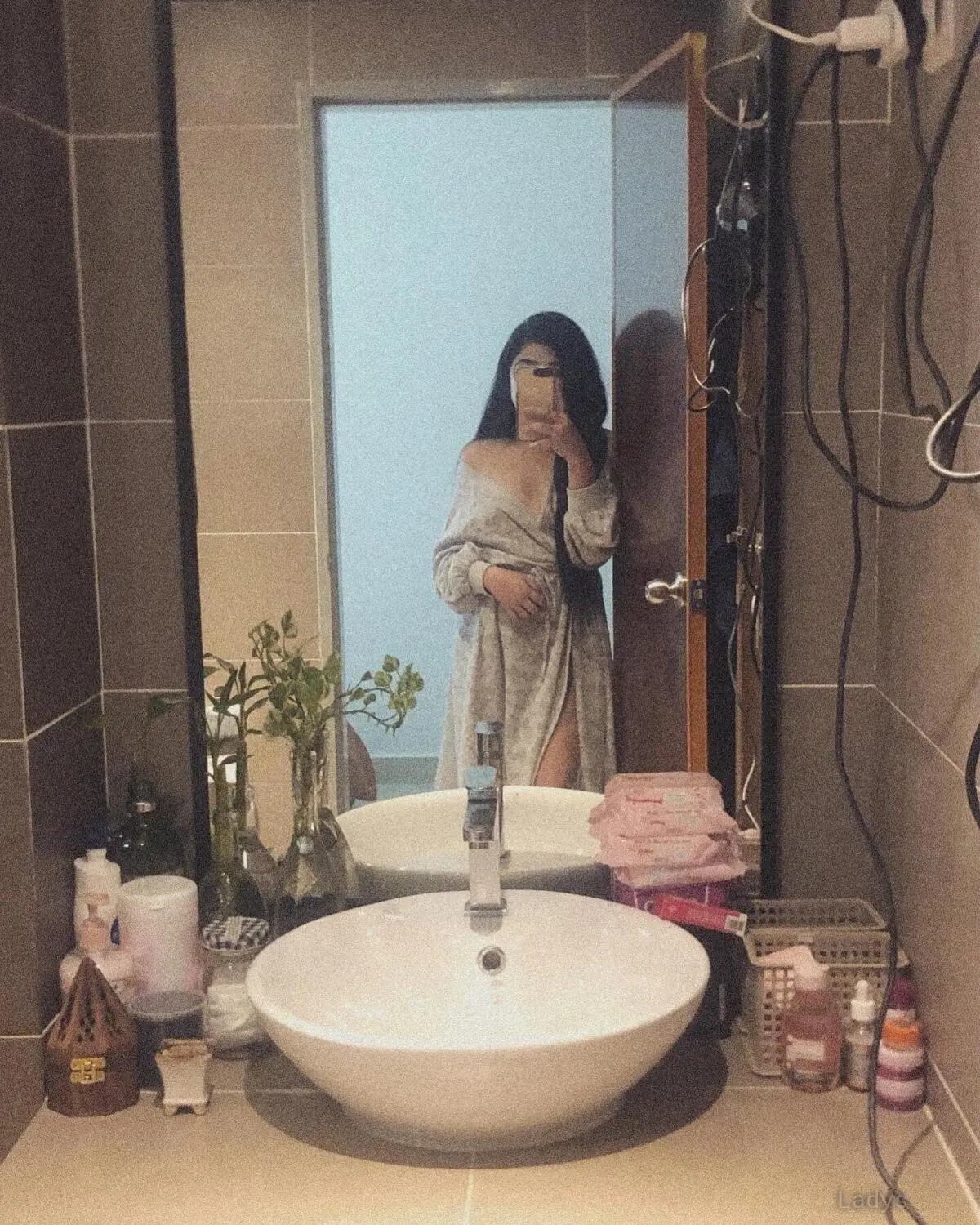 Lune, 25 years latina escorts girl, height 163 sm, Weight  kg, listcrawler Taipei