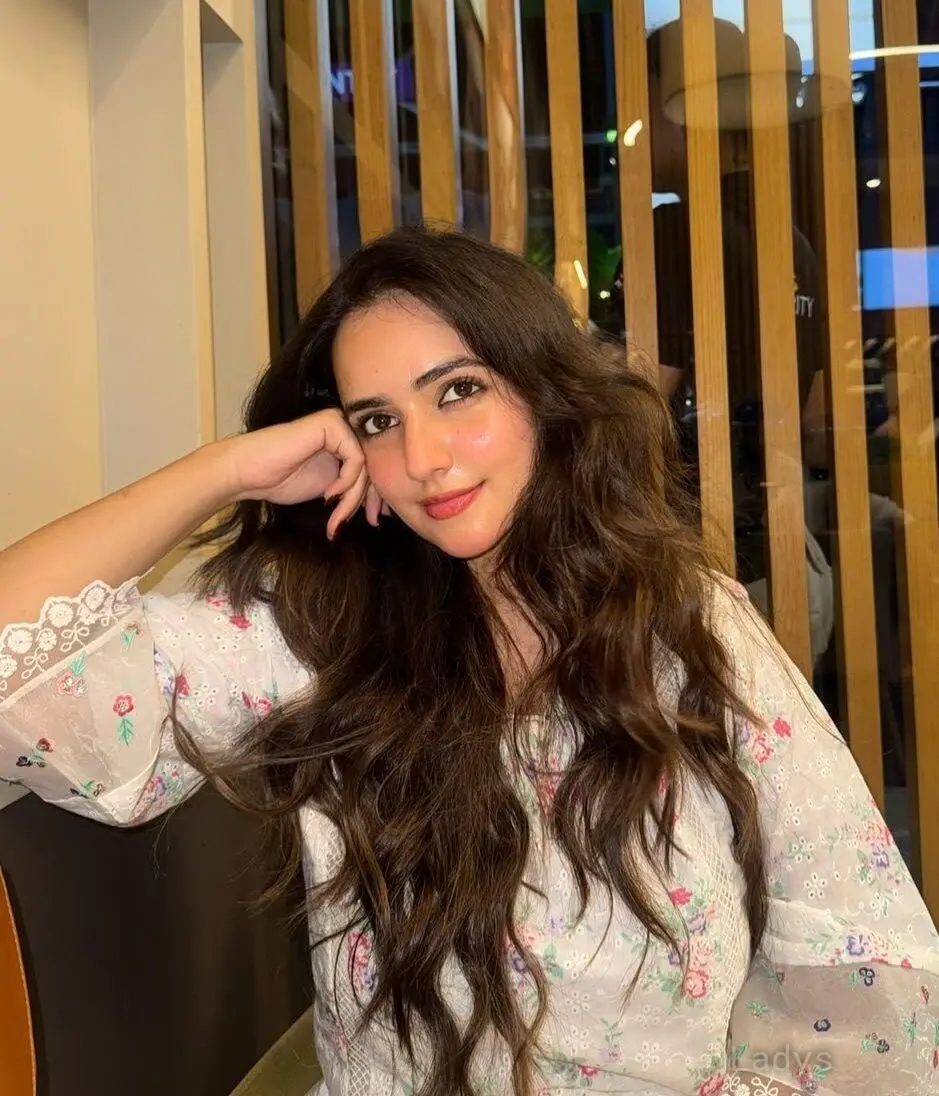 Shrija, years latina escorts girl, height 170 sm, Weight kg, listcrawler Thane