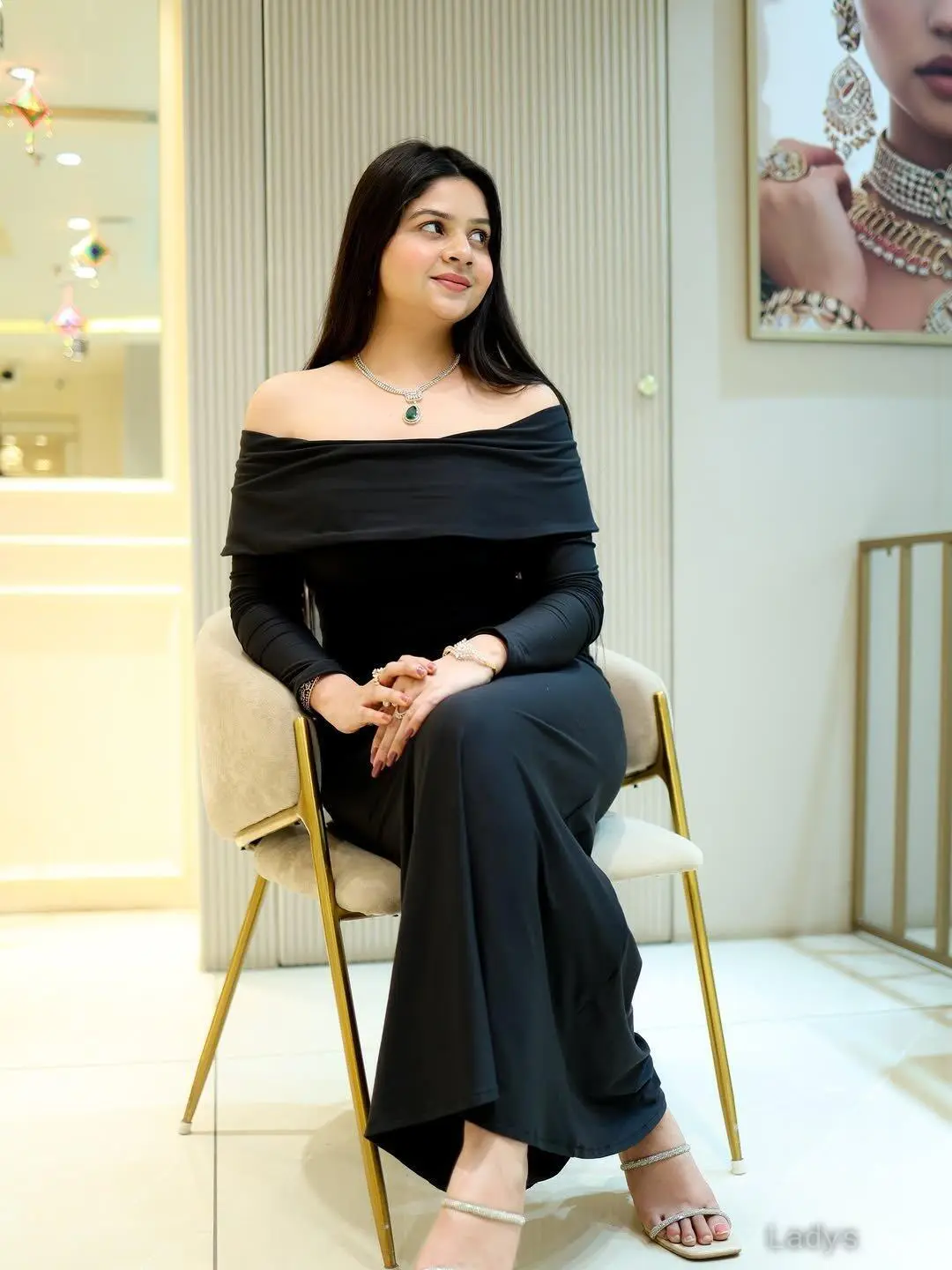 Ruhi, 23 years latina escorts girl, height 154 sm, Weight kg, listcrawler Thiruvananthapuram