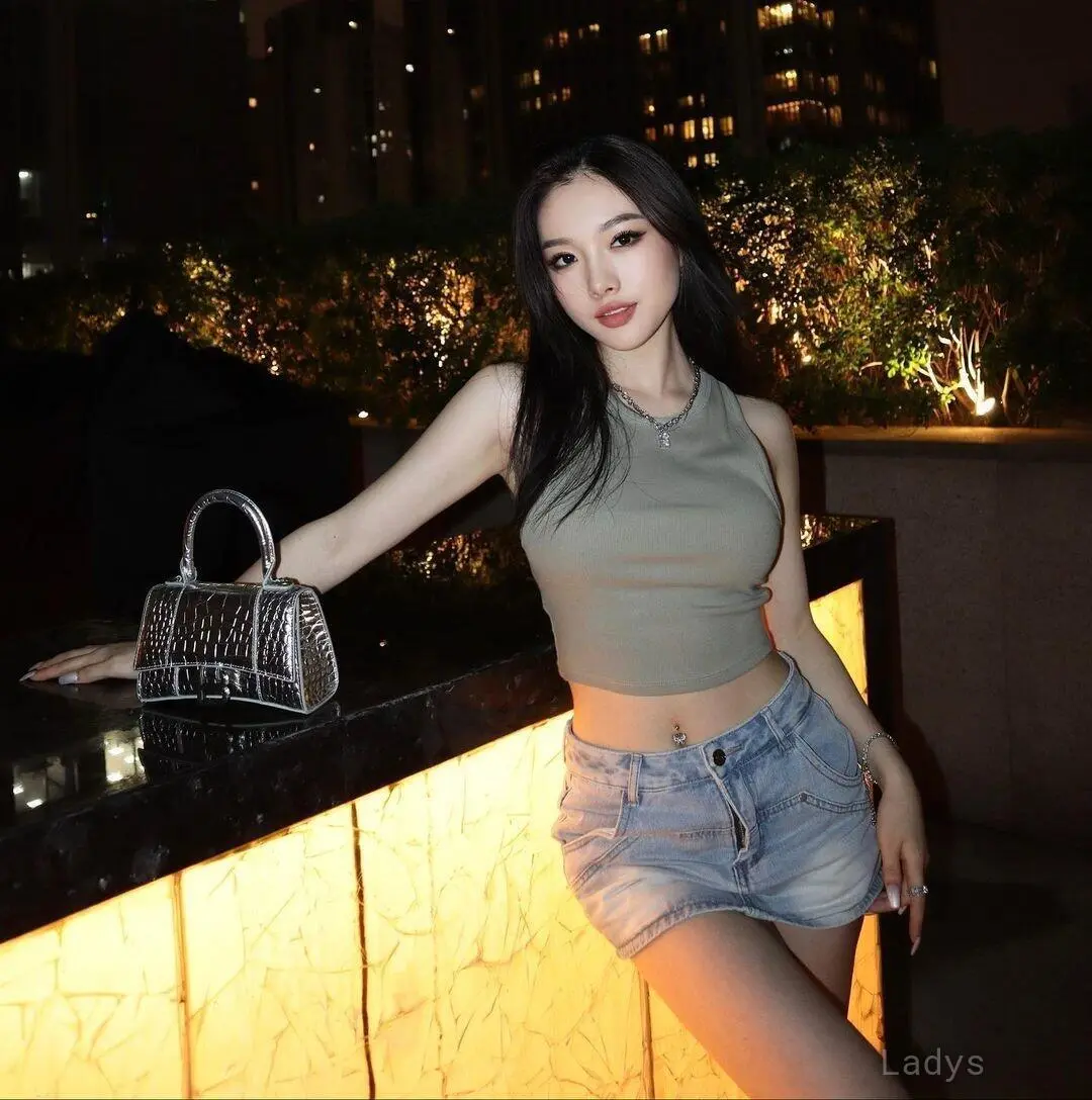 Ada, 25 years latina escorts girl, height 163 sm, Weight  kg, listcrawler Tokyo