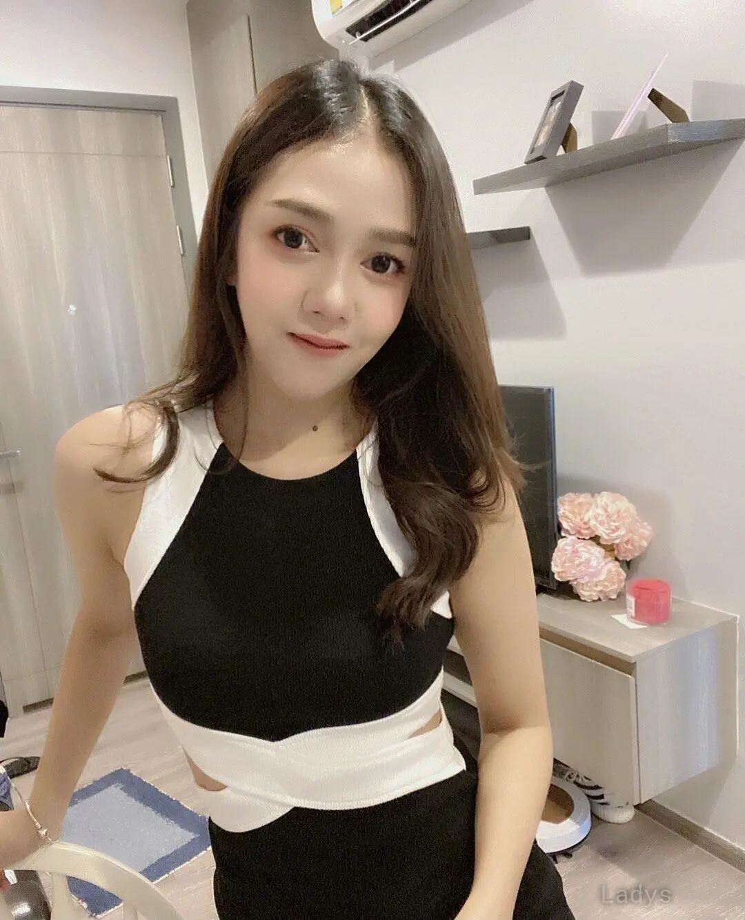 Sarina, 24 years latina escorts girl, height 159 sm, Weight  kg, listcrawler Tokyo