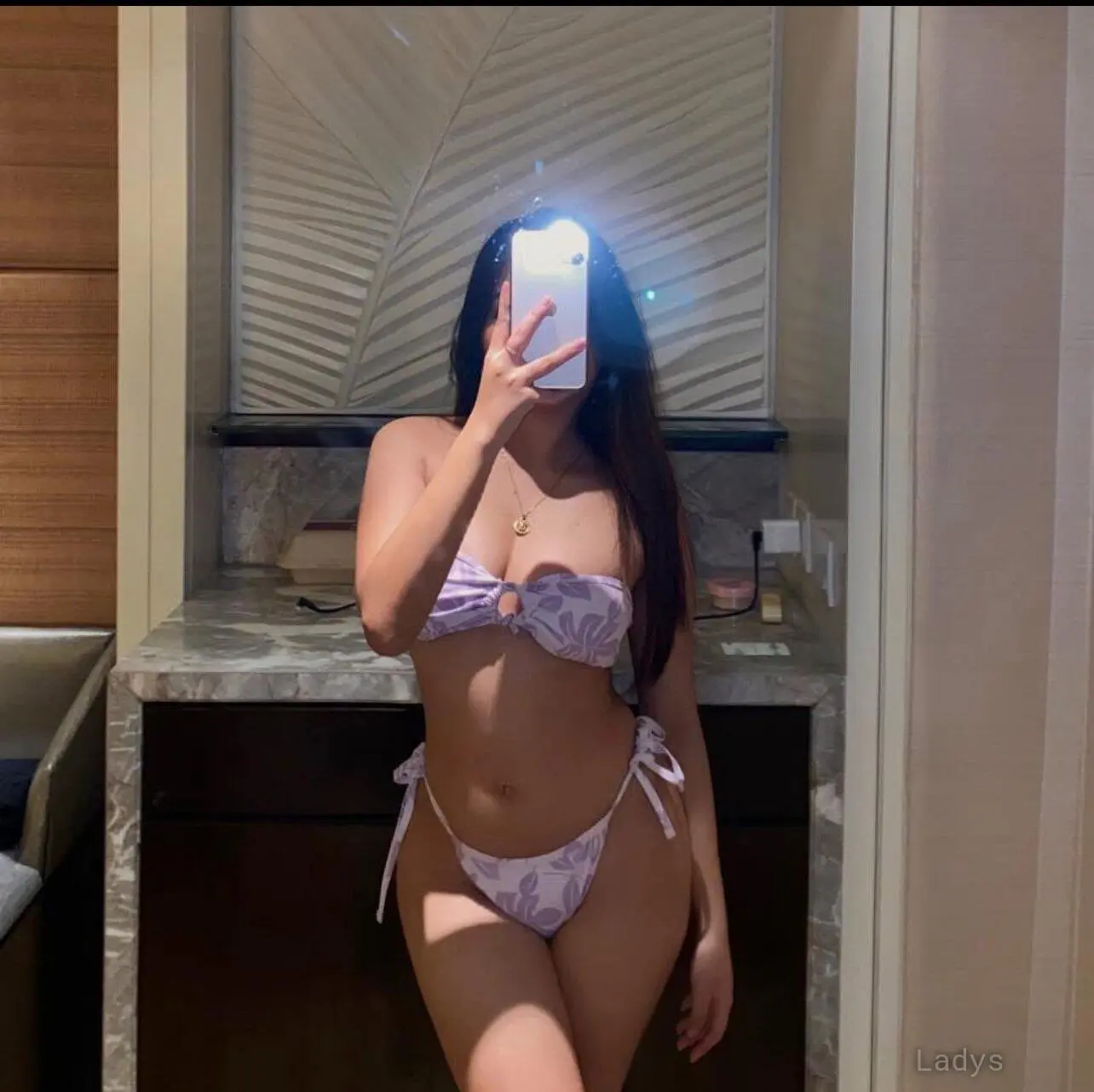Weenny, 23 years latina escorts girl, height 165 sm, Weight  kg, listcrawler Táoyuán