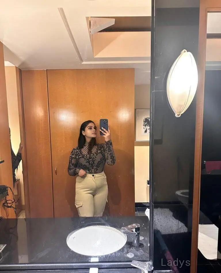Nisha, 25 years latina escorts girl, height 154 sm, Weight kg, listcrawler Udaipur