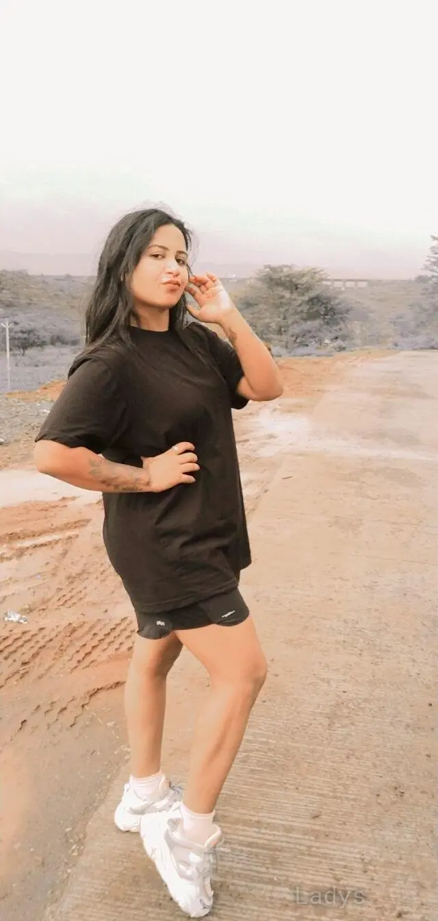 Varanasi, 22 years latina escorts girl, height 154 sm, Weight  kg, listcrawler Varanasi