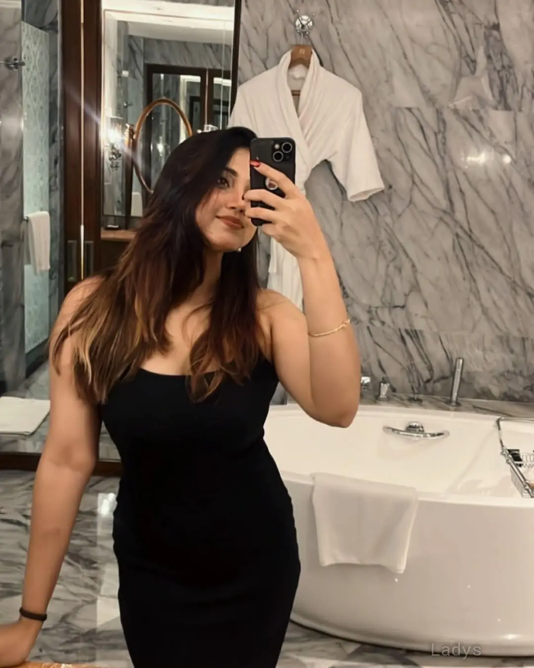 Lola, 23 years latina escorts girl, height 154 sm, Weight kg, listcrawler Vijayawada