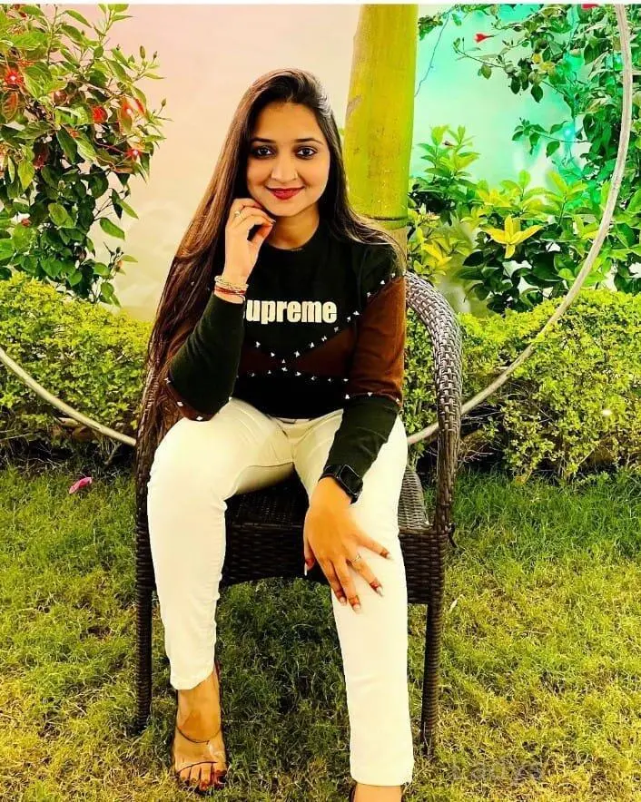 Donna, 22 years latina escorts girl, height 185 sm, Weight  kg, listcrawler Visakhapatnam