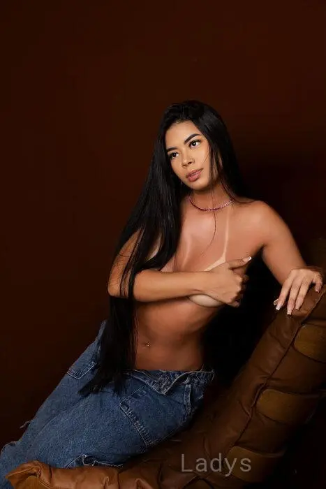 Violeta, 19 years latina escorts girl, height 163 sm, Weight 63 kg, listcrawler Zagreb