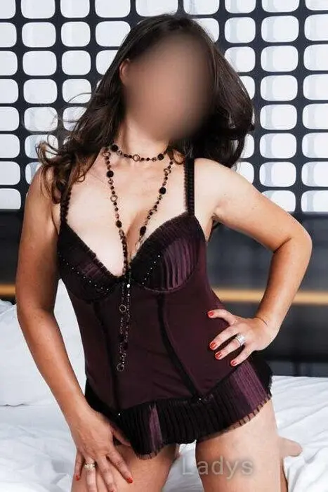 Laura, 46 years latina escorts girl, height 164 sm, Weight 54 kg, listcrawler Zurich