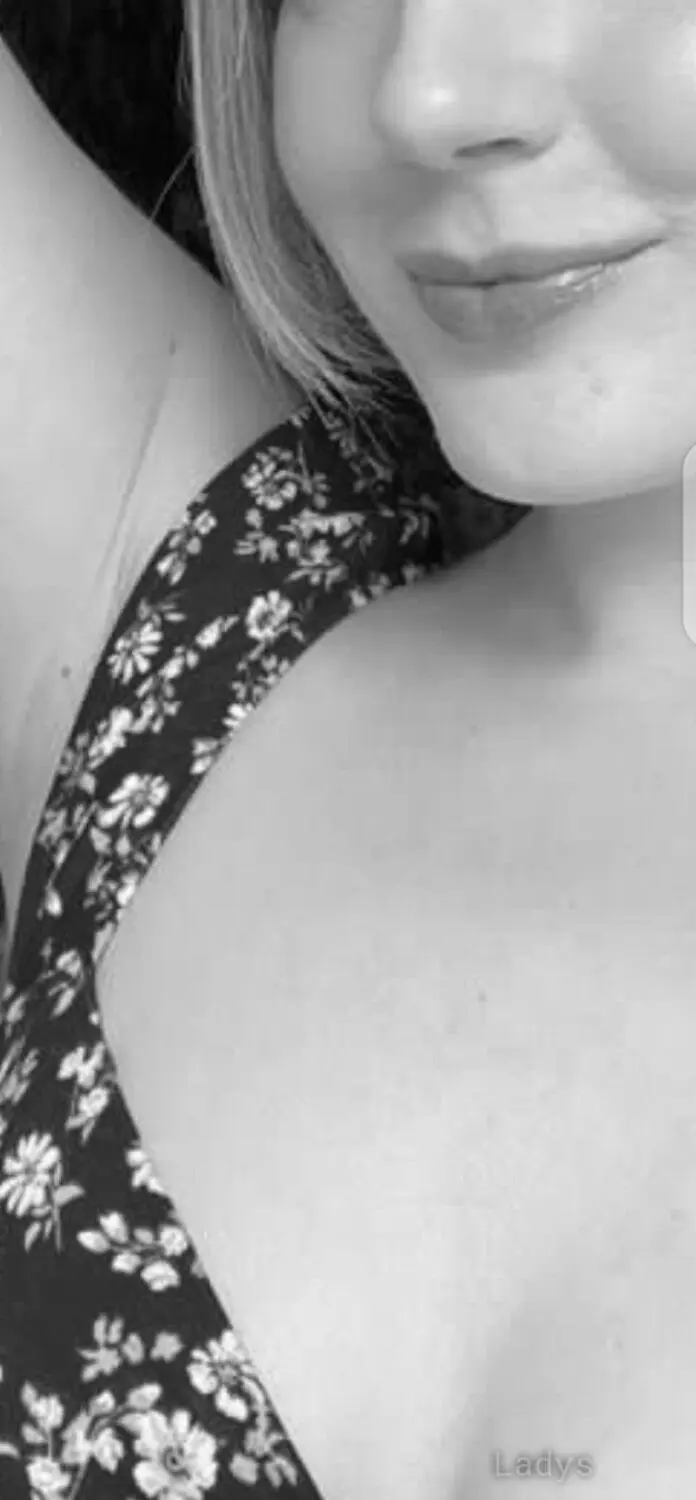 Nadiachou, 25 years old Liverpool escort girl with big tits, height 171 sm, Weight  kg