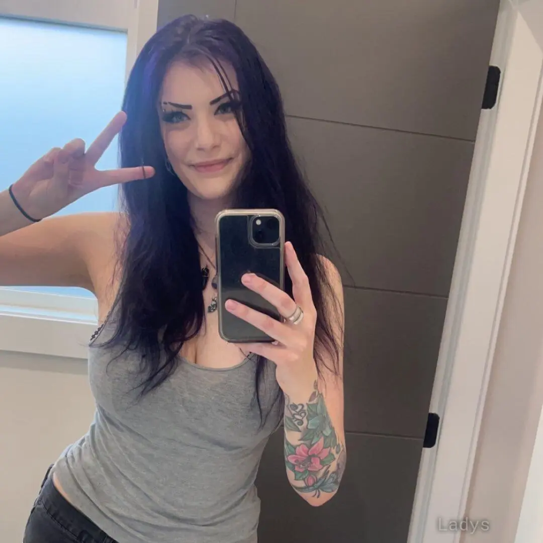 Sammymoon13, 28 years beautiful nude Liverpool escorts girl, height 163 sm, Weight 69 kg