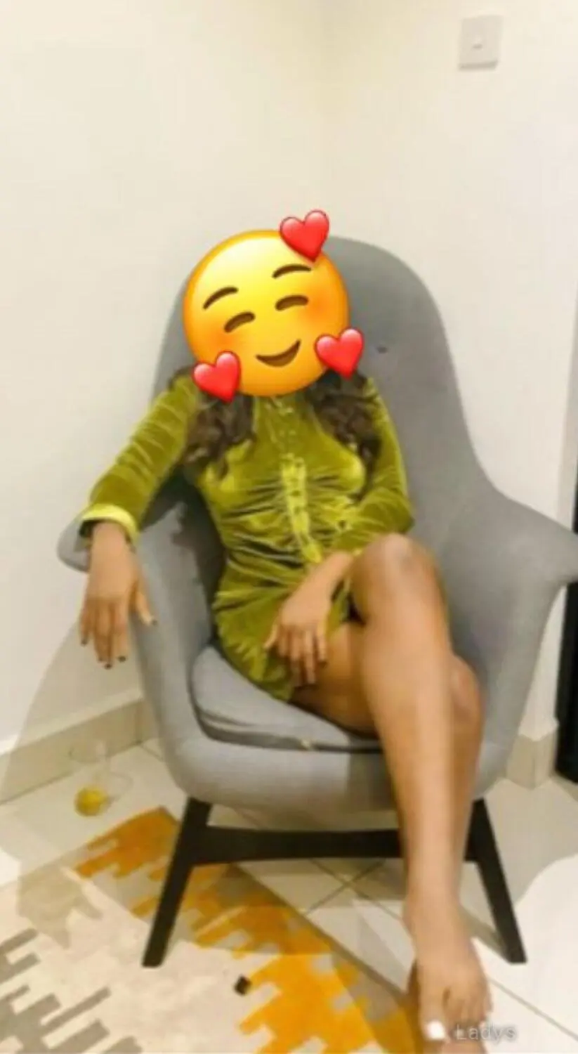 Annie, 26 years old Lomé escort girl with big tits, height 168 sm, Weight  kg