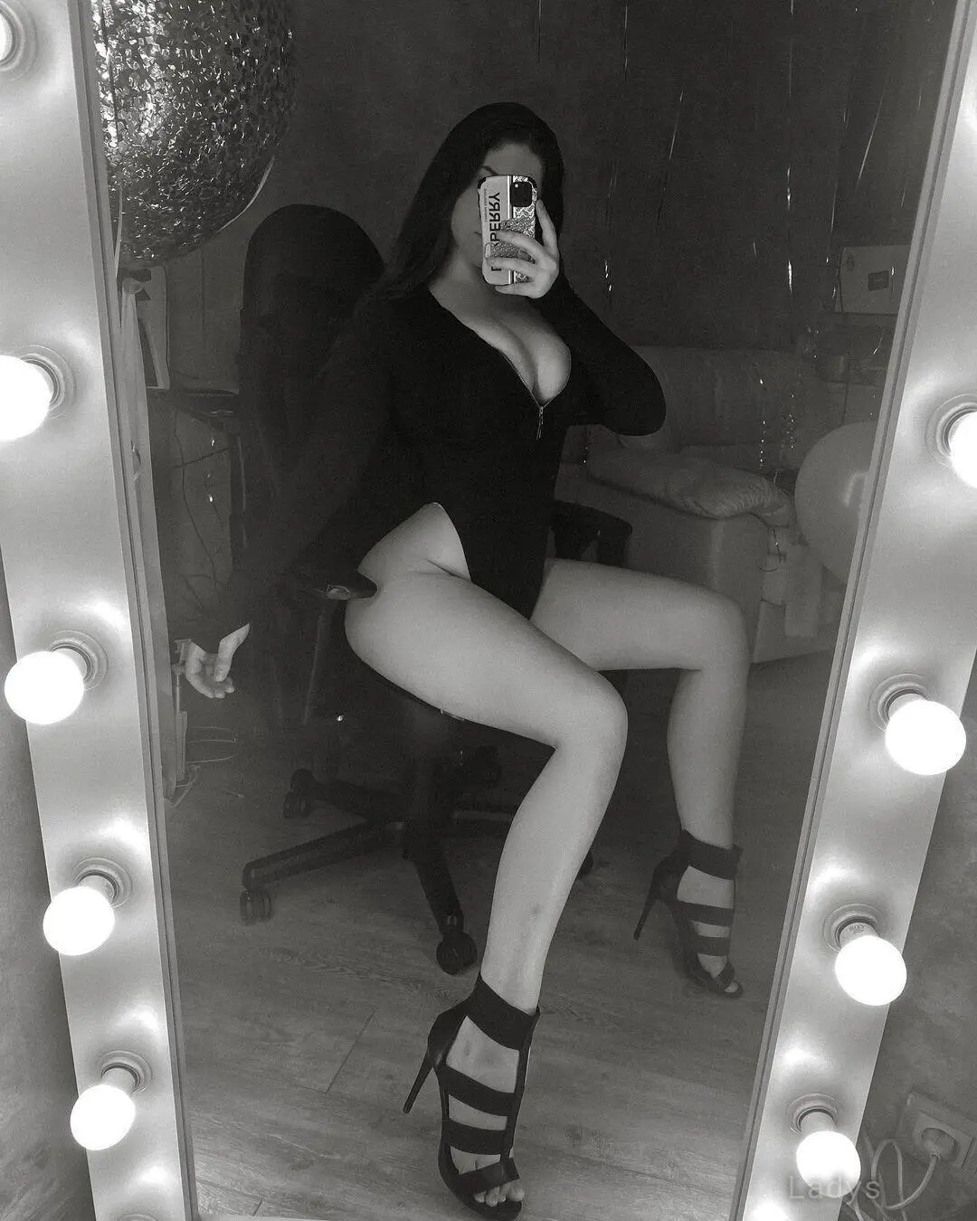 Bae, 26 years old London escort girl with big tits, height 162 sm, Weight  kg