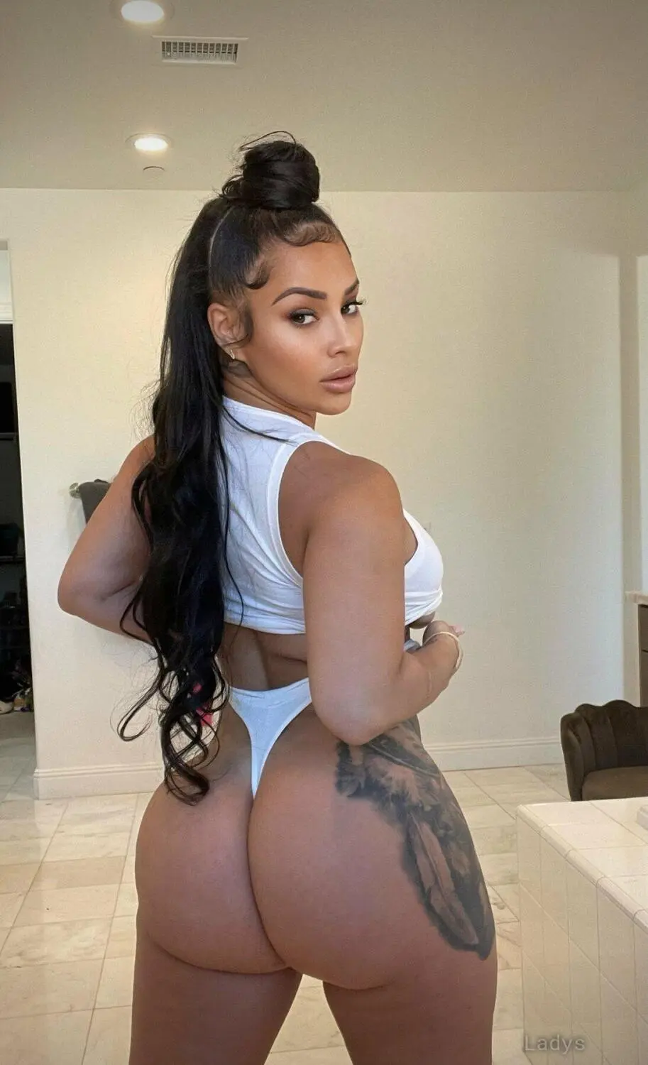 Clara, 27 years old London escort girl with big tits, height  sm, Weight  kg