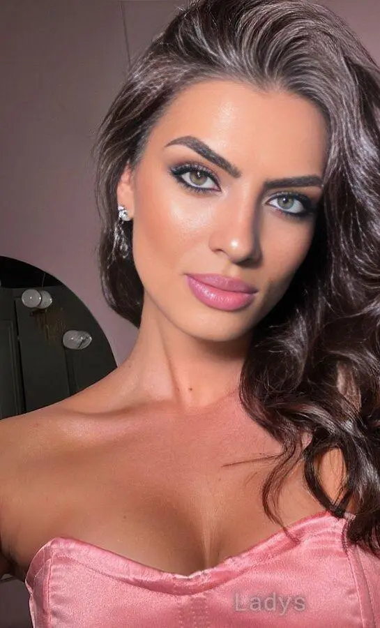 Lux, 30 years old London escort girl with big tits, height 170 sm, Weight  kg