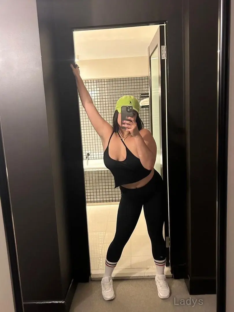 Belle, 26 years beautiful nude London escorts girl, height 164 sm, Weight  kg