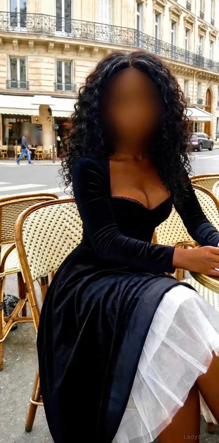 Elya Mara, 20 years beautiful nude London escorts girl, height 154 sm, Weight 55 kg