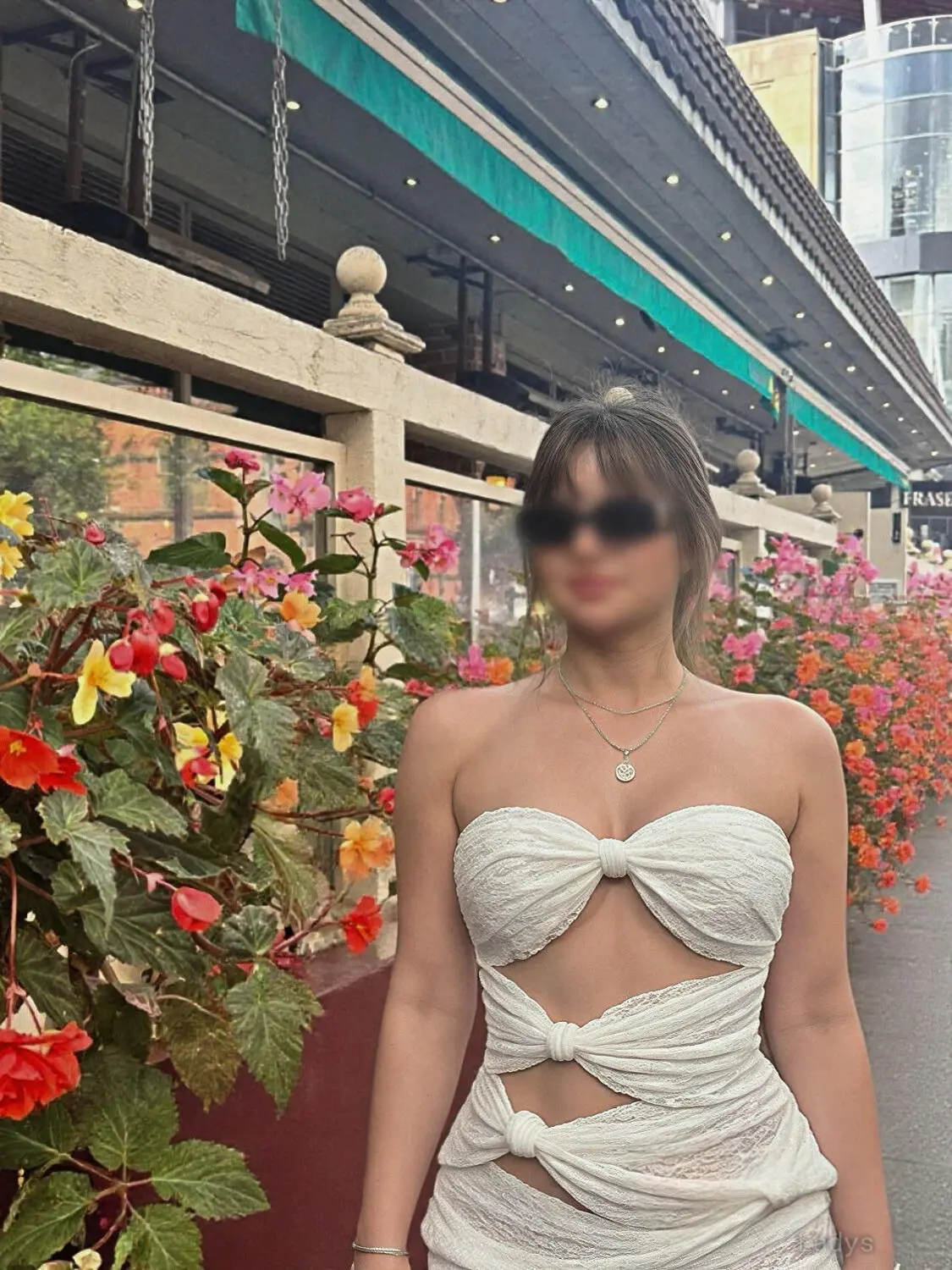 Emma, 20 years beautiful nude London escorts girl, height 154 sm, Weight 55 kg