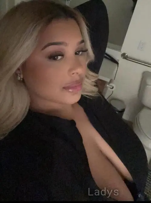 Lisa, 25 years beautiful nude London escorts girl, height 160 sm, Weight kg