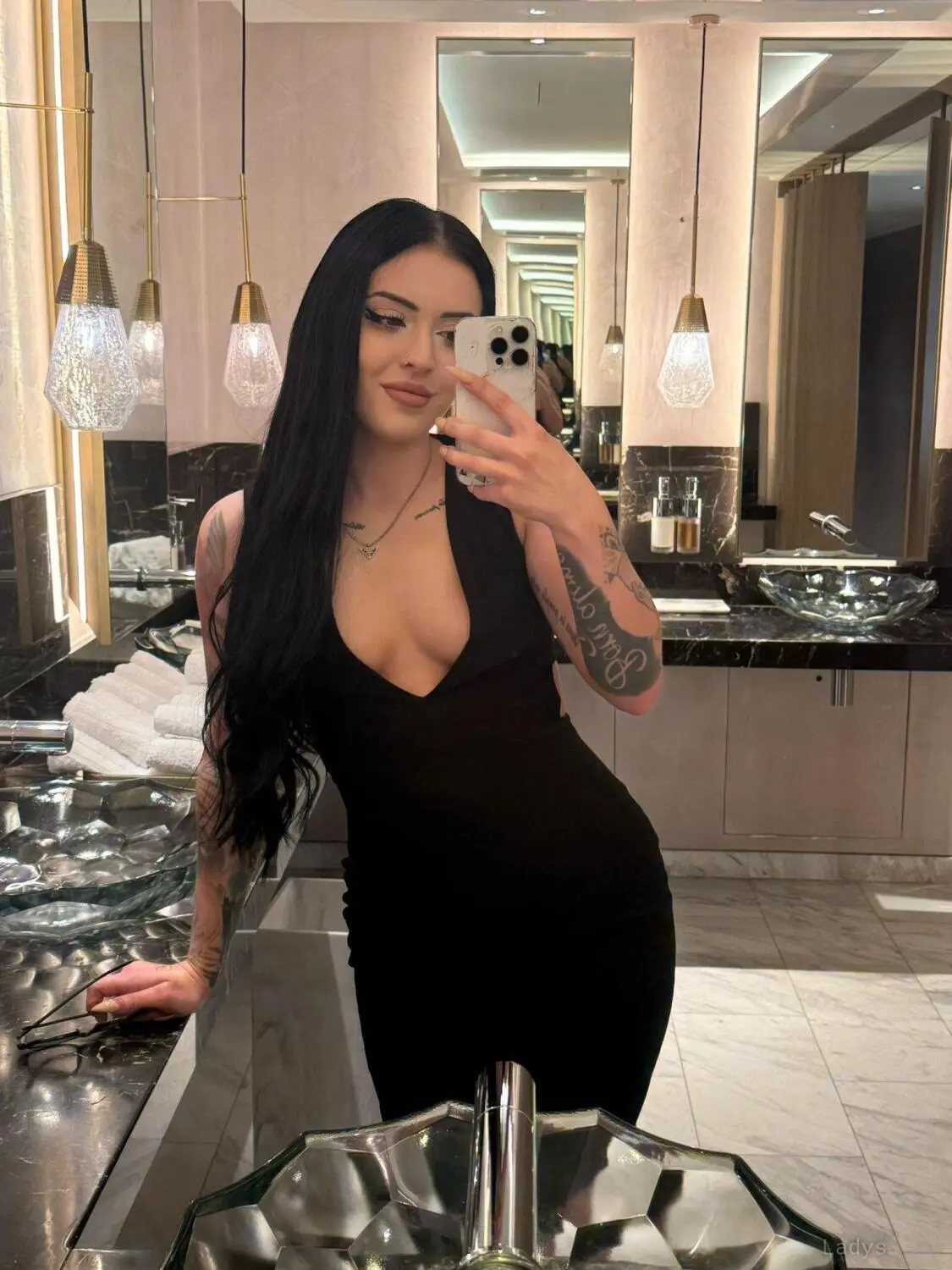 Mirabella central London, 24 years beautiful nude London escorts girl, height 160 sm, Weight 53 kg