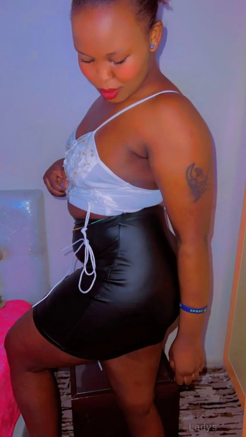 Tammy, 25 years beautiful nude London escorts girl, height 163 sm, Weight  kg