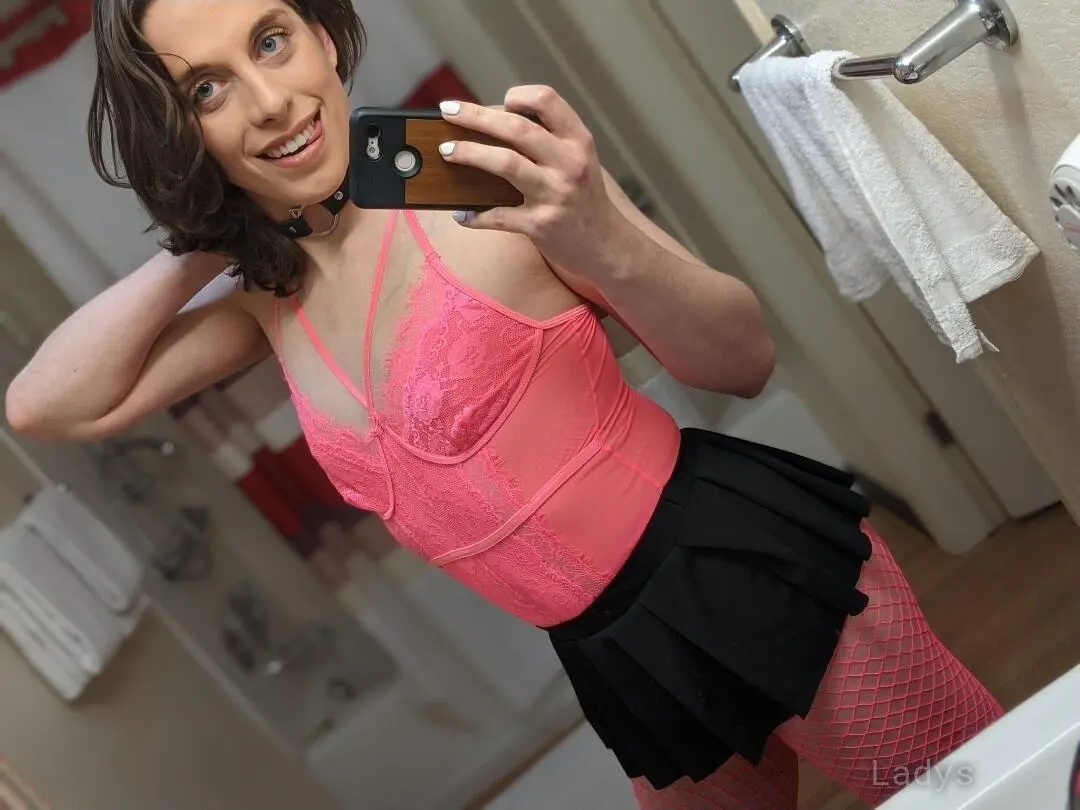 Transgender woman available, 27 years beautiful nude London escorts girl, height 168 sm, Weight 55 kg