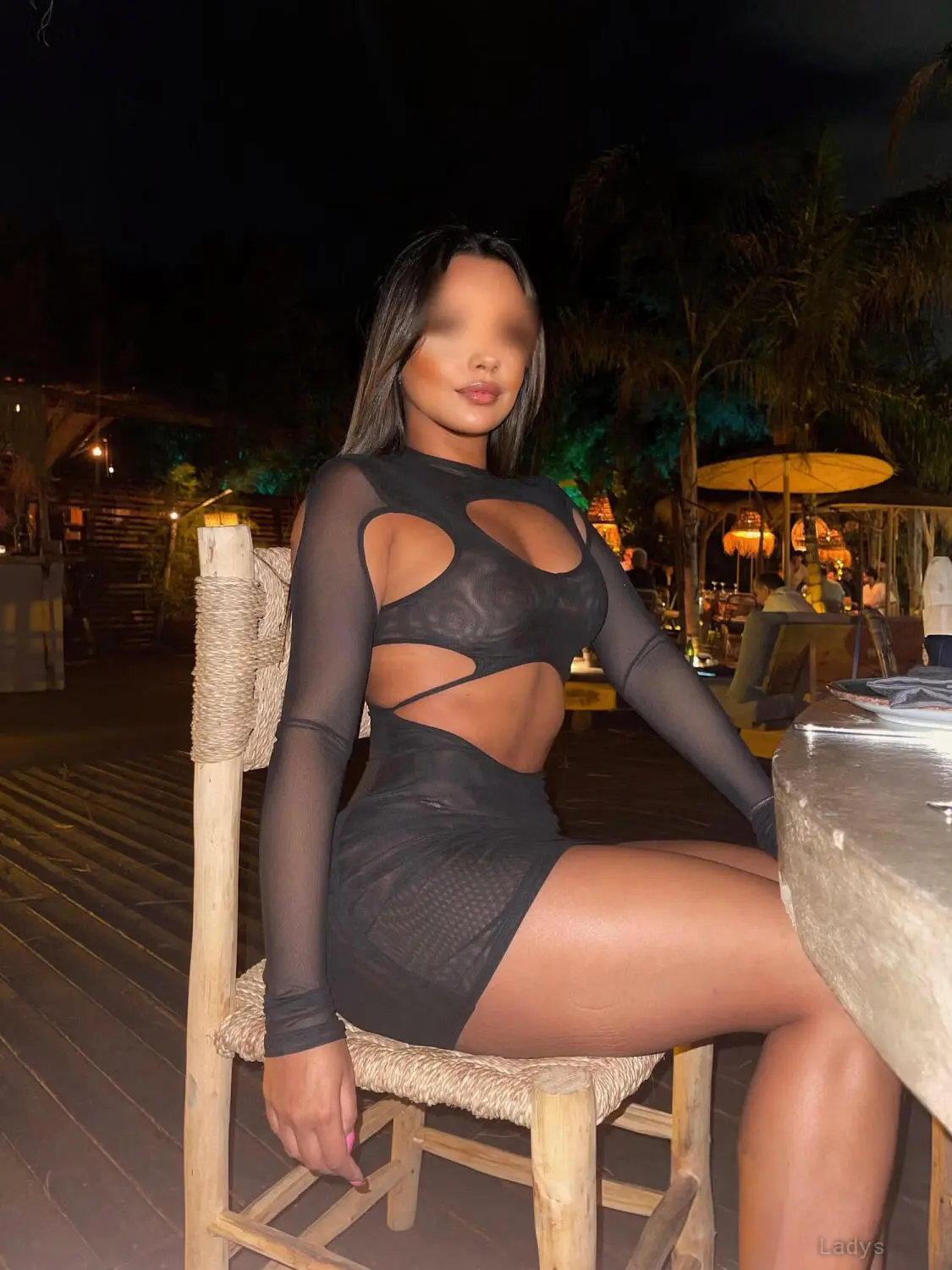 Victoria Reis, 20 years beautiful nude London escorts girl, height 170 sm, Weight 55 kg