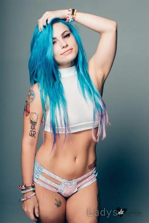 Saturn Suicide, 33 years old Long Beach escort girl with big tits, height 153 sm, Weight 50 kg