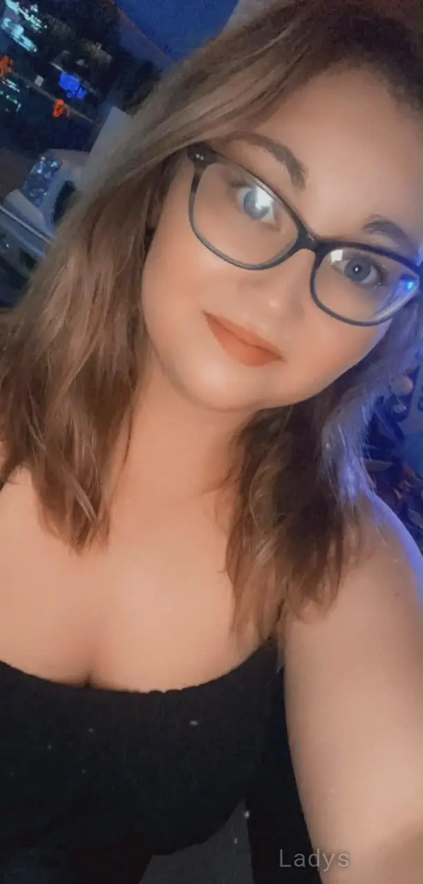 Available for incall outcall and massage, 28 years beautiful nude Long Beach escorts girl, height 163 sm, Weight 82 kg