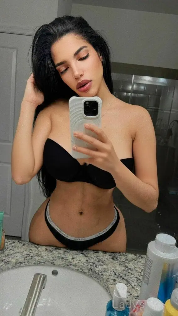 Vanessa Latina, 29 years beautiful nude Long Island escorts girl, height 151 sm, Weight 53 kg