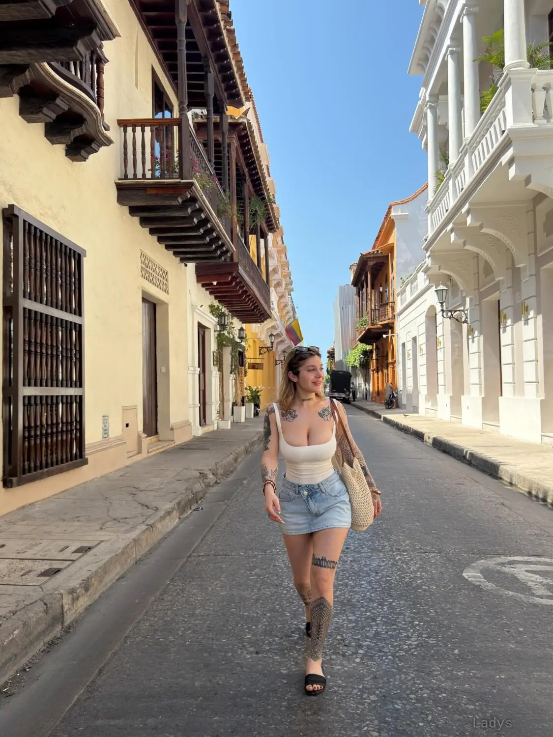 Milu Castillo, 28 years old Los Angeles escort girl with big tits, height 159 sm, Weight 67 kg