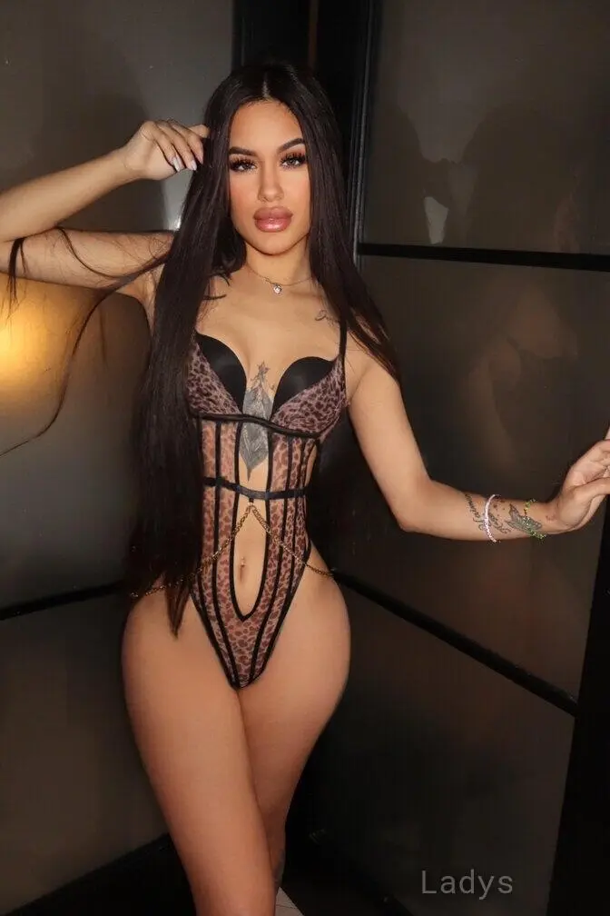 Bella, 23 years beautiful nude Los Angeles escorts girl, height 160 sm, Weight 50 kg