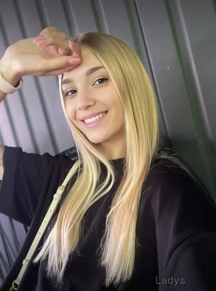 Bella, 23 years beautiful nude Los Angeles escorts girl, height 160 sm, Weight 55 kg