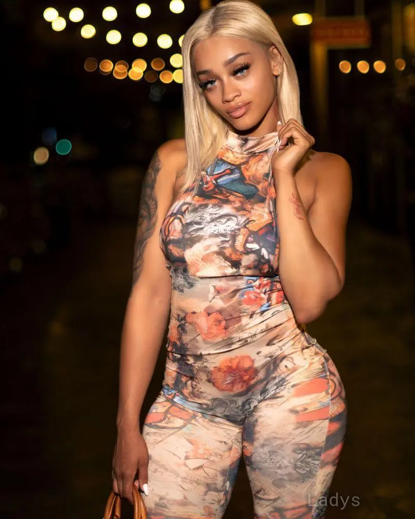 Exotic Dream, 24 years beautiful nude Los Angeles escorts girl, height 172 sm, Weight 63 kg