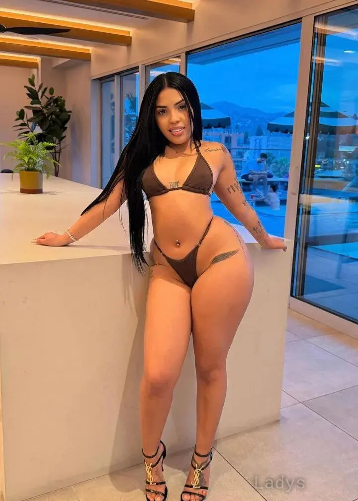 Kelly, 22 years beautiful nude Los Angeles escorts girl, height 160 sm, Weight 60 kg