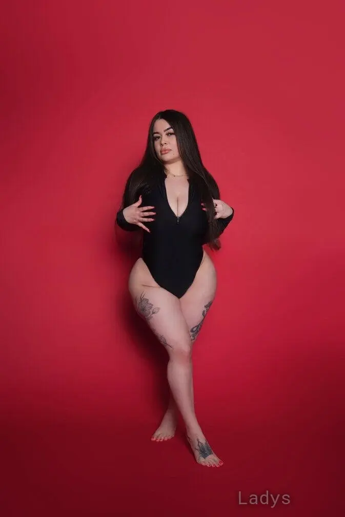 Layla, 24 years beautiful nude Los Angeles escorts girl, height 153 sm, Weight 70 kg