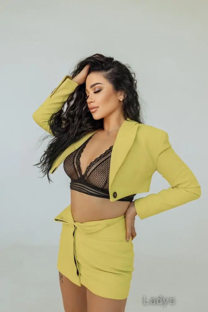 Mia, 21 years beautiful nude Los Angeles escorts girl, height 165 sm, Weight 56 kg