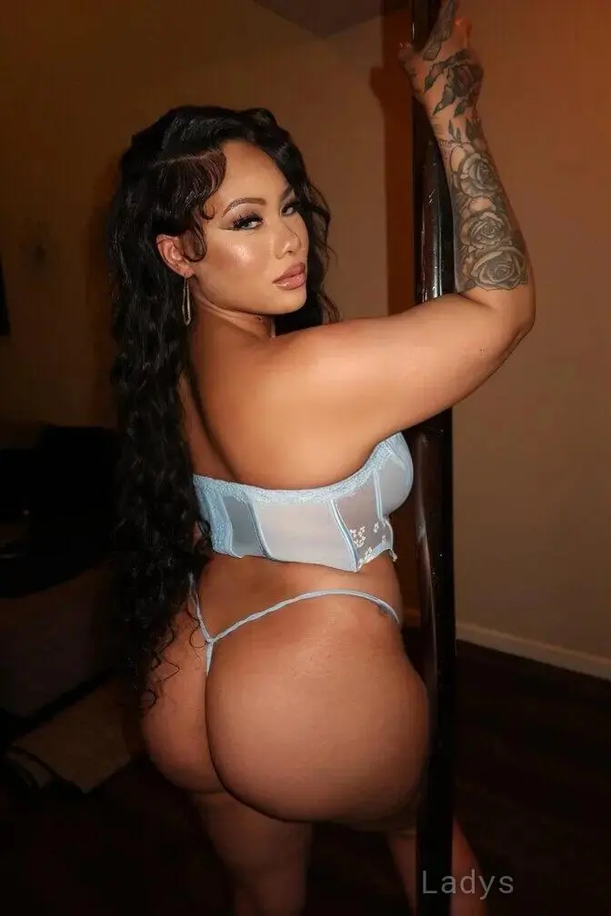 Naomi, 23 years beautiful nude Los Angeles escorts girl, height 160 sm, Weight 68 kg